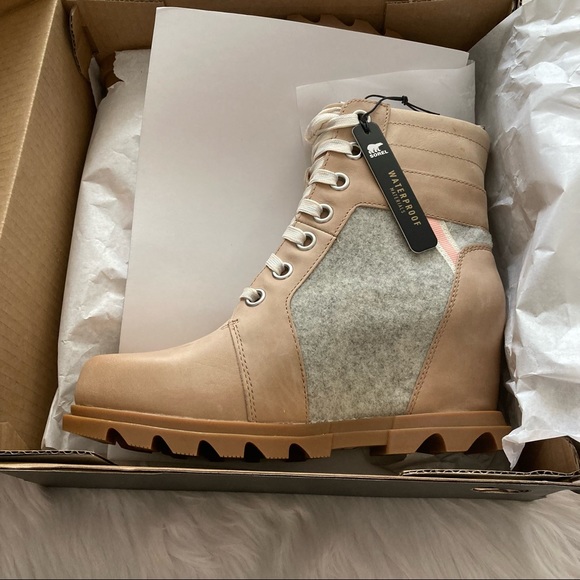 NIB Women’s Sz 8.5 Sorel Joan of the Arctic Wedge III Lexie Boots in Natural Tan - Picture 11 of 13